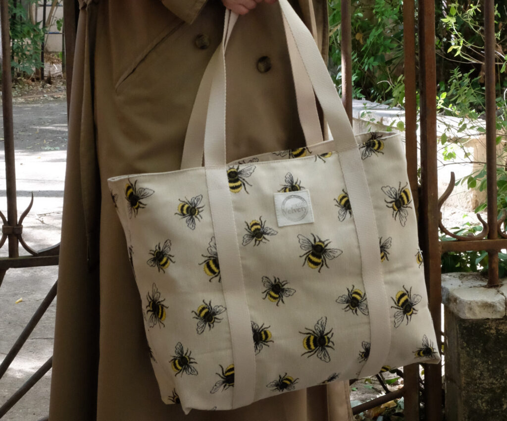 Grand cabas en tissu d'ameublement - FAIT MAIN en FRANCE - tissu jacquard abeille