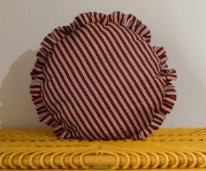 Coussin rond froufrous 45cm - FAIT MAIN en FRANCE - coton à rayures